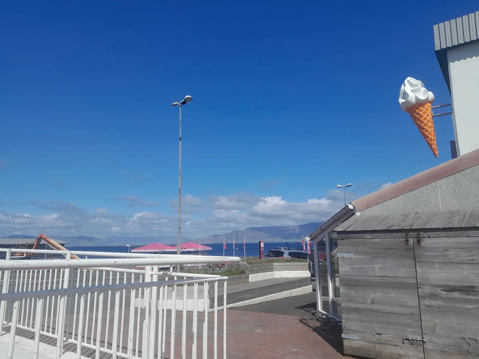 Reykjavik en ljus junidag